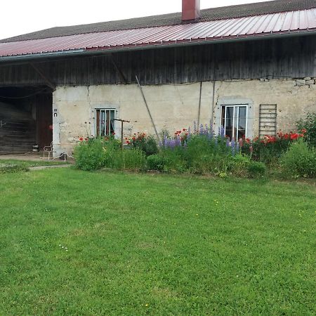 Appartement meublé agréable au cœur du massif du Jura Fibre optique internet Malpas Extérieur photo