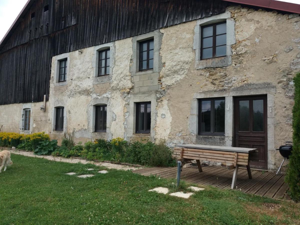 Appartement meublé agréable au cœur du massif du Jura Fibre optique internet Malpas Extérieur photo